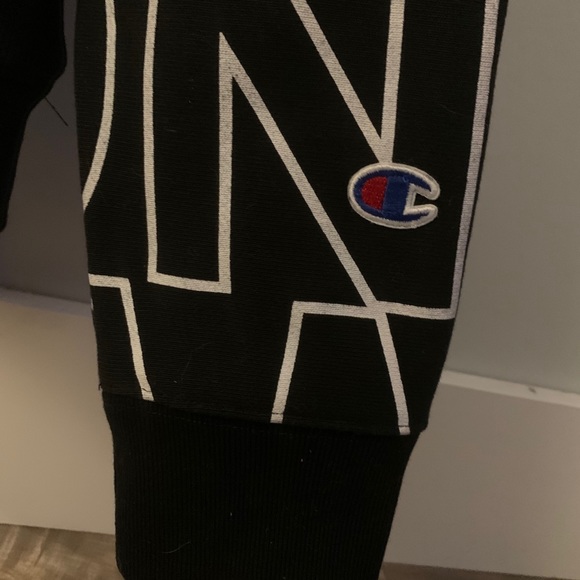 Champion crewneck - Picture 2 of 3